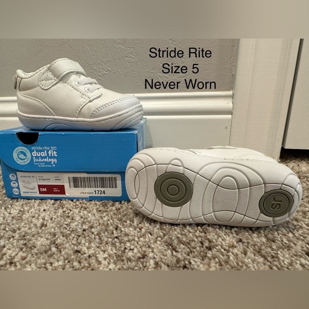 White Stride Rite 360 dual fit technology taye 2.0 size 5M